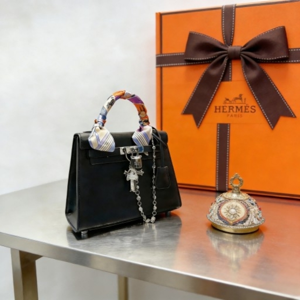 Hermès Kelly 20 Mini in Black